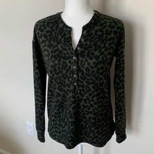 EUC Beach Lunch Lounge Green/Black Long Sleeve S